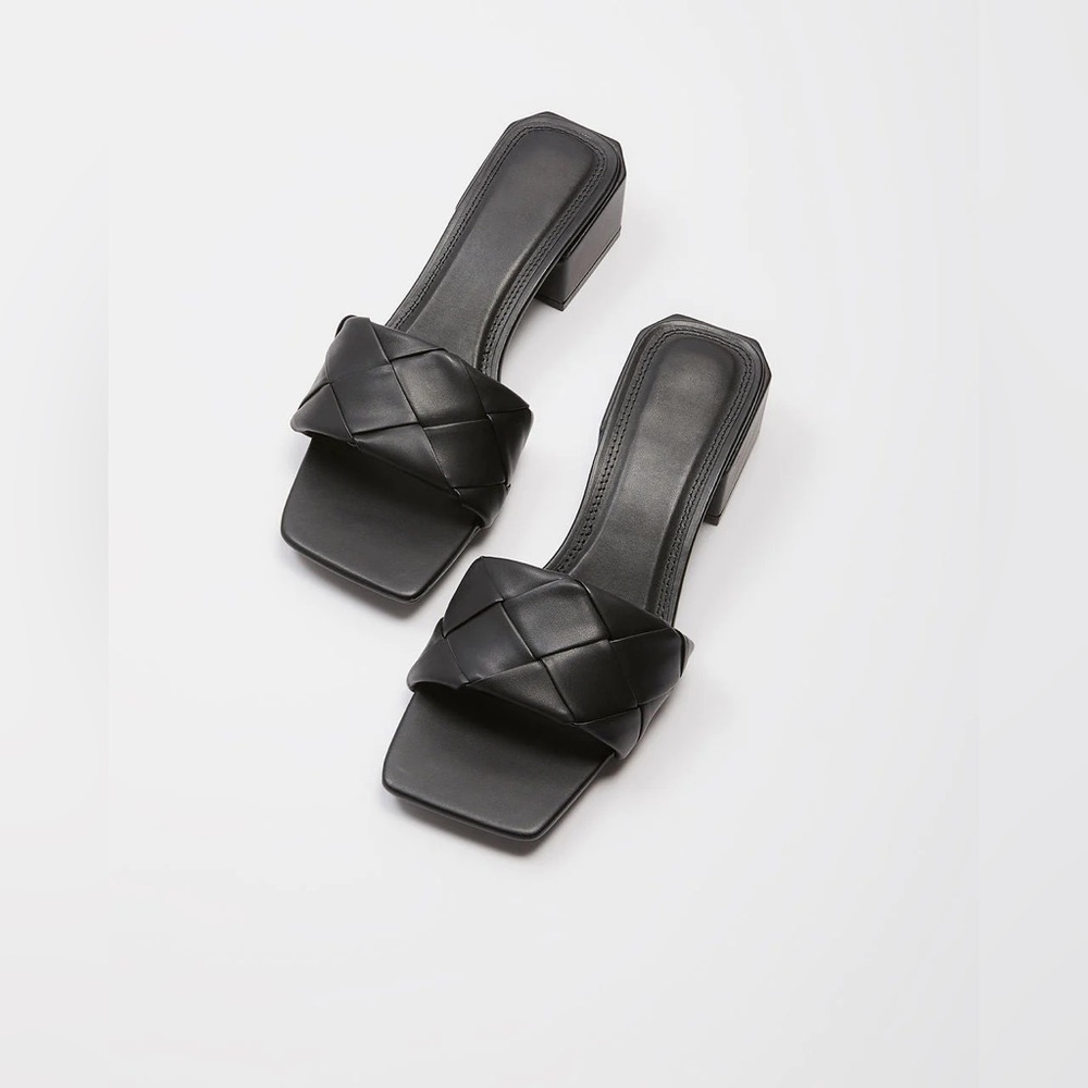 Black Rivette Heeled Faux Leather Sandal // Vici // Size 10 // Never worn